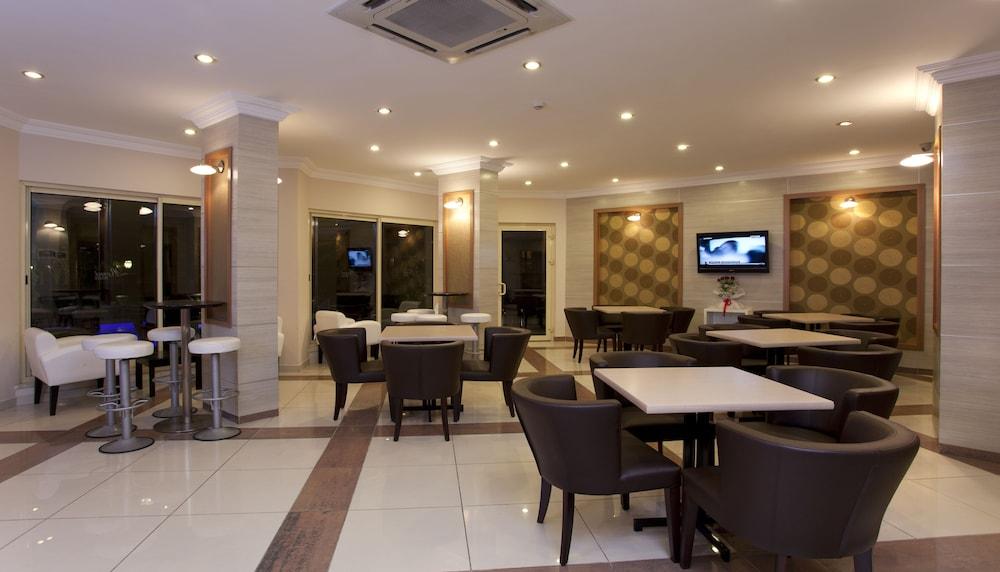 Remi Hotel Αλάνια Εξωτερικό φωτογραφία