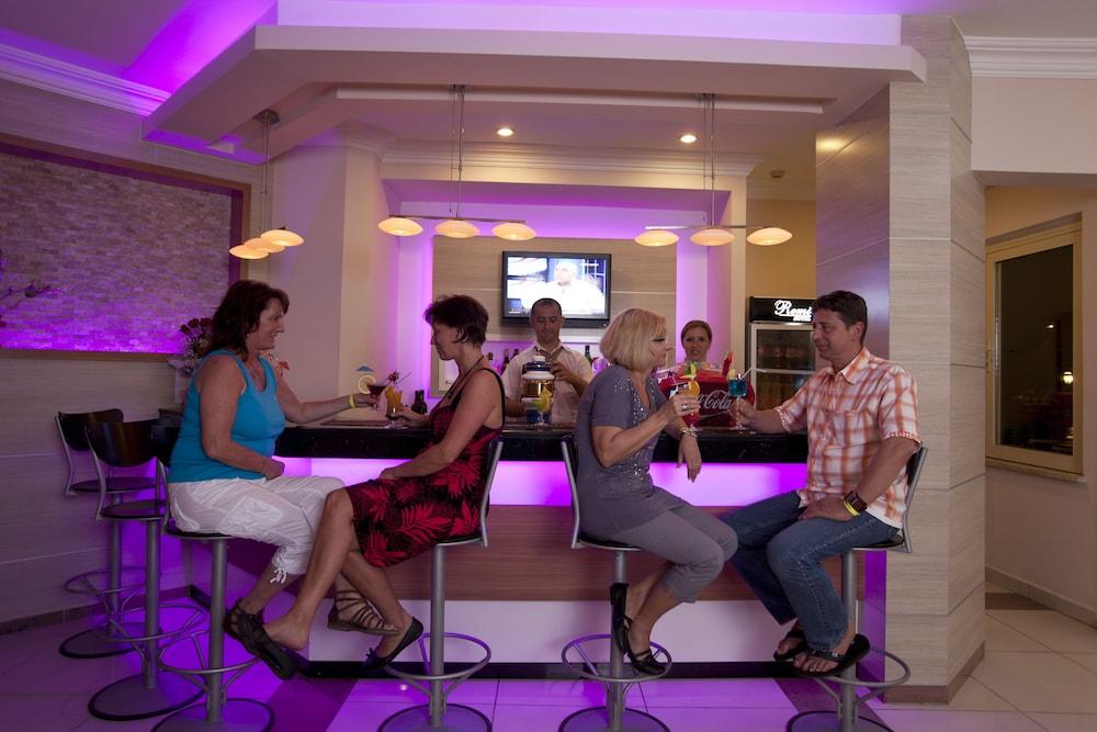 Remi Hotel Αλάνια Εξωτερικό φωτογραφία