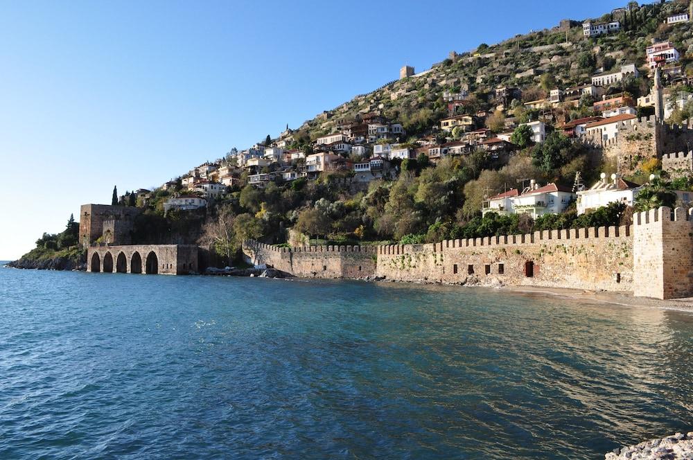 Remi Hotel Αλάνια Εξωτερικό φωτογραφία